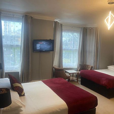 Diamonds Lodge Near York Hospital Kamer foto