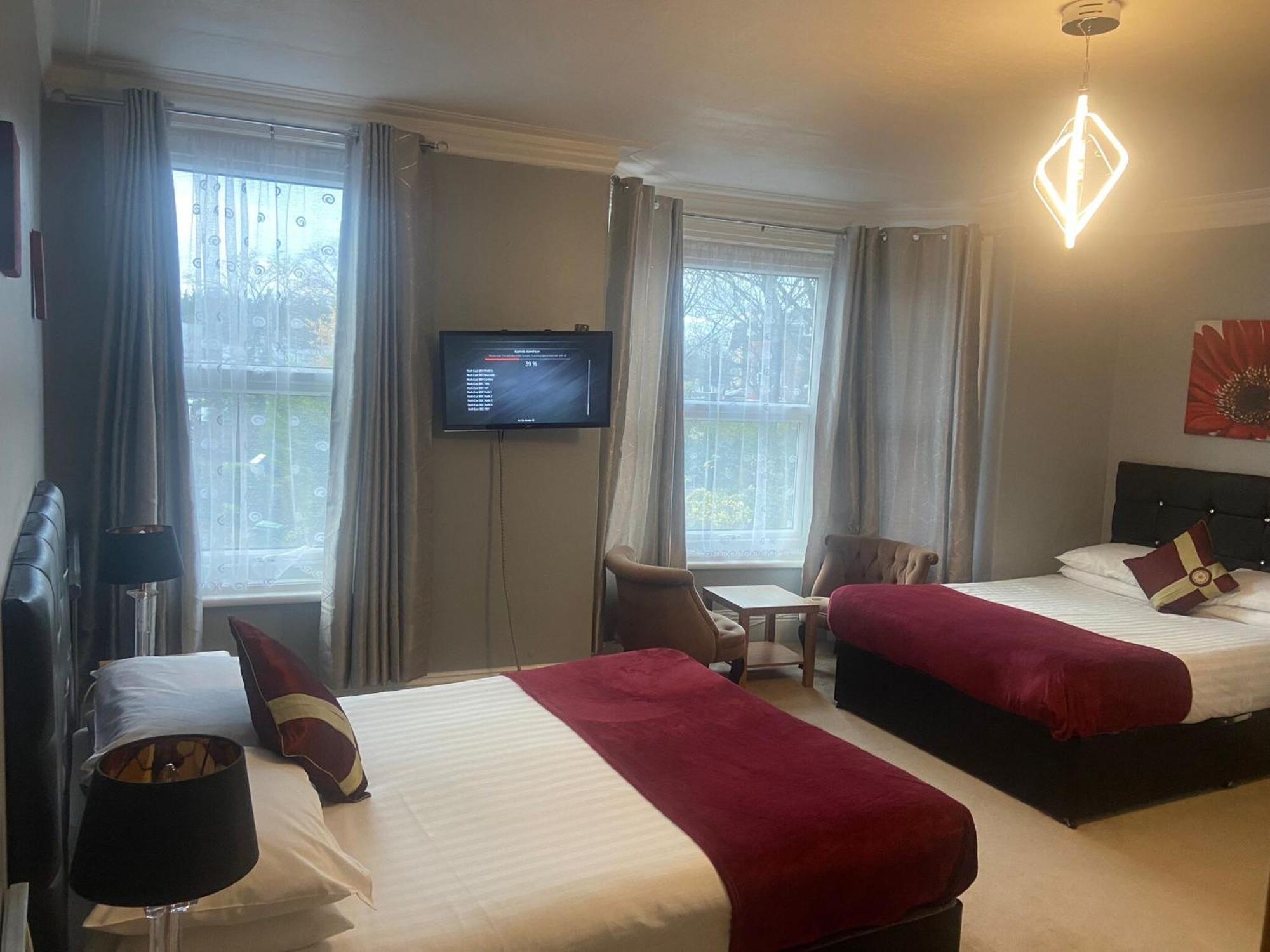 Diamonds Lodge Near York Hospital Kamer foto
